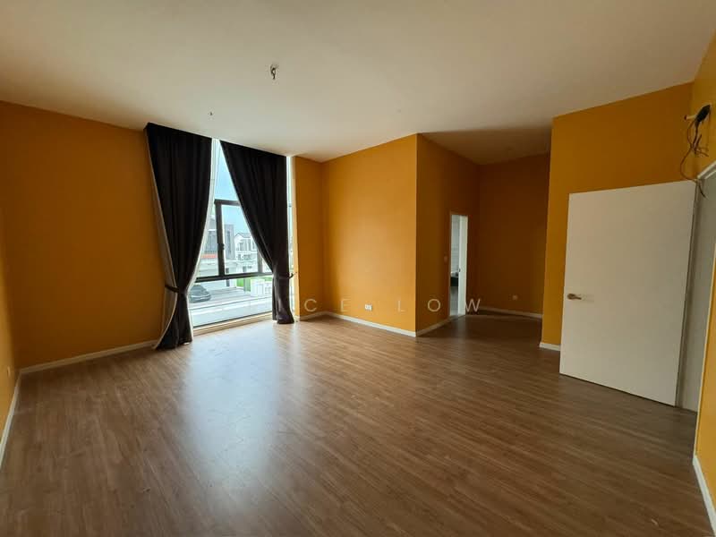2-storey Terraced House for Sale in Bandar Gamuda Gardens (Rawang) - Alice Low - Living Room - PropertyGuru.com.my