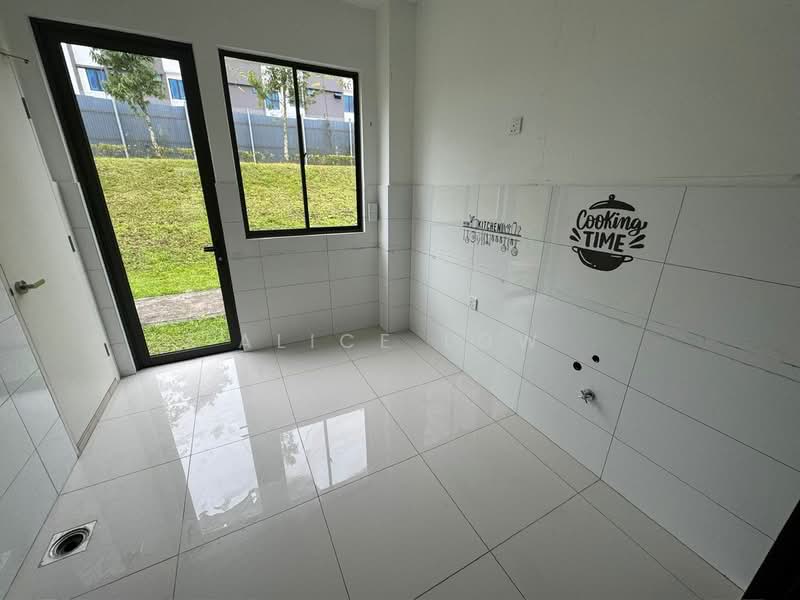 2-storey Terraced House for Sale in Bandar Gamuda Gardens (Rawang) - Alice Low - Kitchen - PropertyGuru.com.my