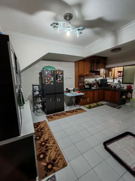 2-storey Terraced House for Sale in Taman Mount Austin (Tebrau) - Sin Yie - Kitchen - PropertyGuru.com.my