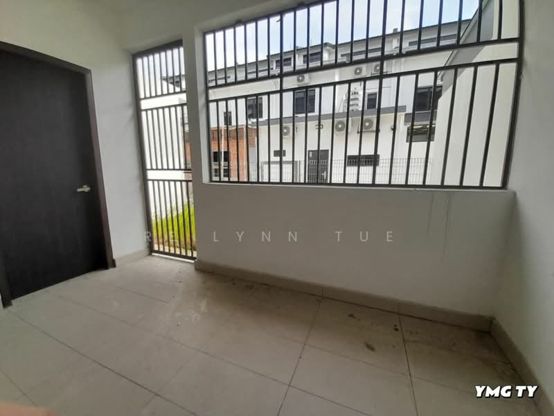 Rumah Teres 2 Tingkat untuk Dijual di Bandar Bukit Raja (Klang) - Reilynn Tue - Balcony - PropertyGuru.com.my