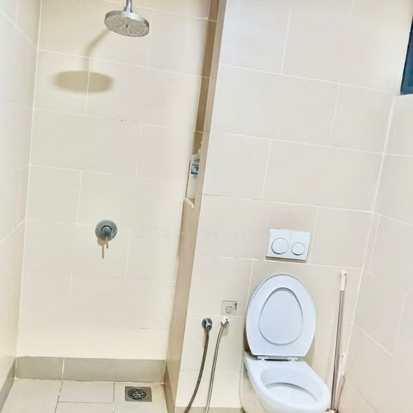 Servis Apartment untuk Disewa di Tamarind Suites - Kar Hooi - Bathroom - PropertyGuru.com.my
