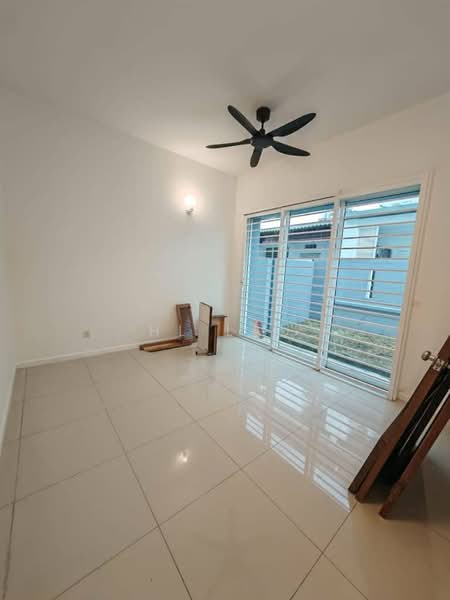 Semi-Detached House for Rent in Seri Kembangan (Selangor) - HL Lau - Living Room - PropertyGuru.com.my