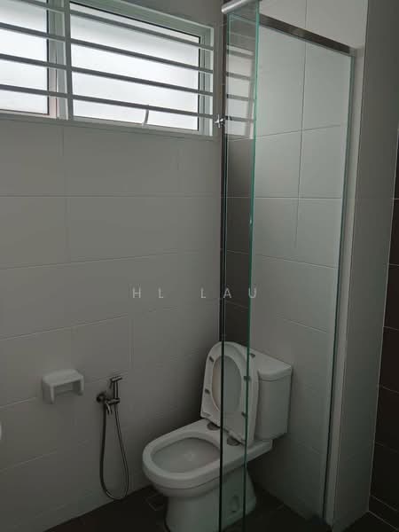 Semi-Detached House for Rent in Seri Kembangan (Selangor) - HL Lau - Bathroom - PropertyGuru.com.my