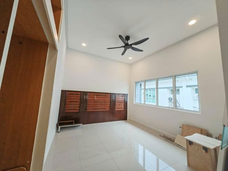 Semi-Detached House for Rent in Seri Kembangan (Selangor) - HL Lau - Living Room - PropertyGuru.com.my