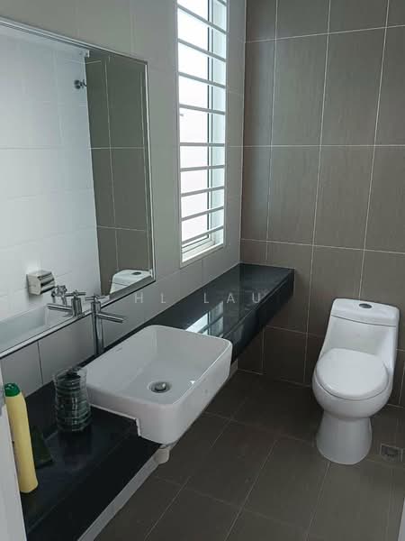 Semi-Detached House for Rent in Seri Kembangan (Selangor) - HL Lau - Bathroom - PropertyGuru.com.my