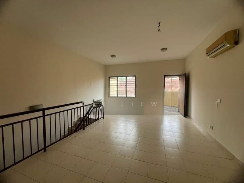 2.5-storey Terraced House for Sale in Seri Kembangan (Selangor) - Wei Liew - PropertyGuru.com.my