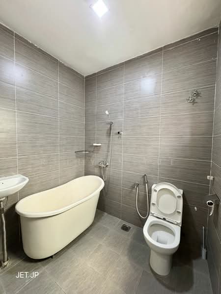 Rumah Teres untuk Dijual di Bandar Botanic (Klang) - Reilynn Tue - Bathroom - PropertyGuru.com.my