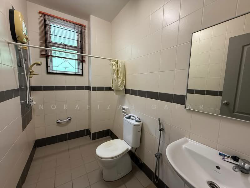 Rumah Teres 2 Tingkat untuk Disewa di Putrajaya (Putrajaya) - NoraFizah Gapar - Bathroom - PropertyGuru.com.my