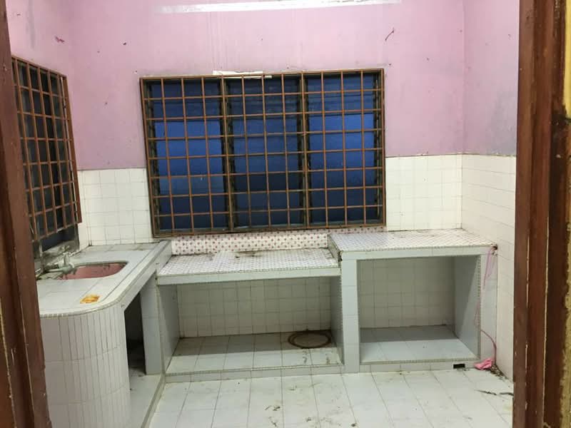 2-storey Terraced House for Sale in Johor Bahru (Johor) - Fifi Yong - Kitchen - PropertyGuru.com.my