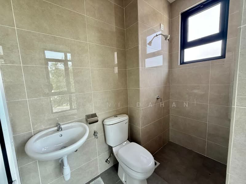 2-storey Terraced House for Sale in Semenyih (Selangor) - Noraini Dahan - Bathroom - PropertyGuru.com.my