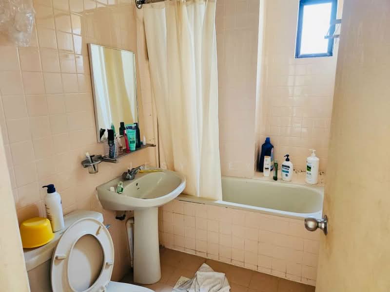 Pangsapuri untuk Dijual di Kempas Apartment - Jesy Tey - Bathroom - PropertyGuru.com.my