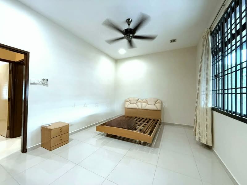 Rumah Teres 2 Tingkat untuk Dijual di Taman Desa Tebrau (Tebrau) - Jason Tan - Bedroom - PropertyGuru.com.my