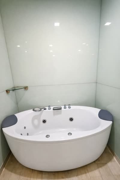 Service Residence for Sale at Vipod Residence - Kho Daniel - Bathroom - PropertyGuru.com.my