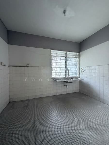 Rumah Teres untuk Dijual di Island Glades (Jelutong) - Boon Siew - Kitchen - PropertyGuru.com.my