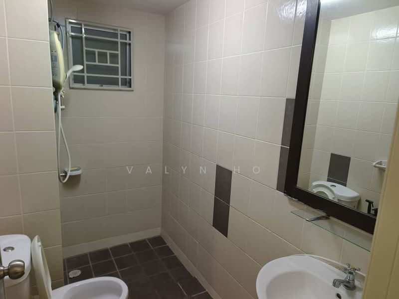 Pangsapuri untuk Disewa di Seri Baiduri - Valyn Ho - Bathroom - PropertyGuru.com.my