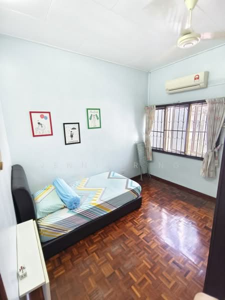 Rumah Teres 2 Tingkat untuk Dijual di Taman Sri Putri (Skudai) - Jennifer Ng - Bedroom - PropertyGuru.com.my