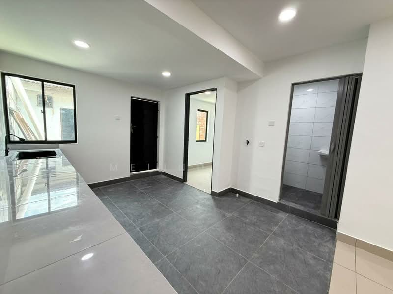 1-storey Terraced House for Sale in Taman Universiti (Skudai) - Melinda Ee - Kitchen - PropertyGuru.com.my