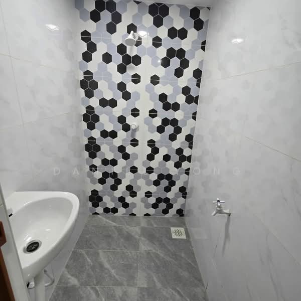 Terraced House for Sale in Skudai (Johor) - Daniel Yong - Bathroom - PropertyGuru.com.my
