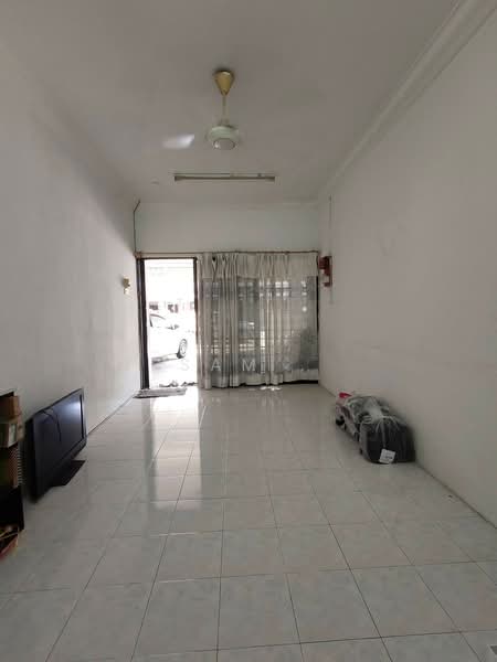 1-storey Terraced House for Sale in Taman Sri Perkasa (Ipoh) - Sam . - Living Room - PropertyGuru.com.my