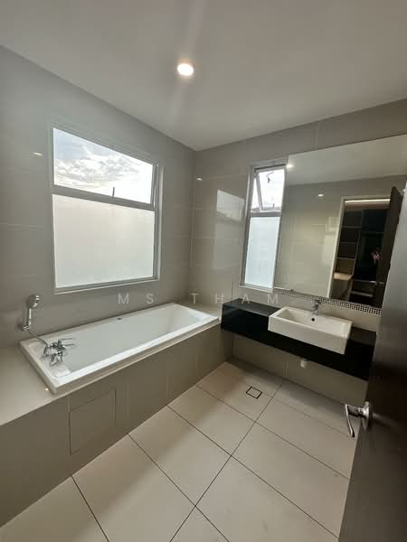 Rumah Berkembar untuk Disewa di Senibong (Permas Jaya) - Ms Tham - PropertyGuru.com.my