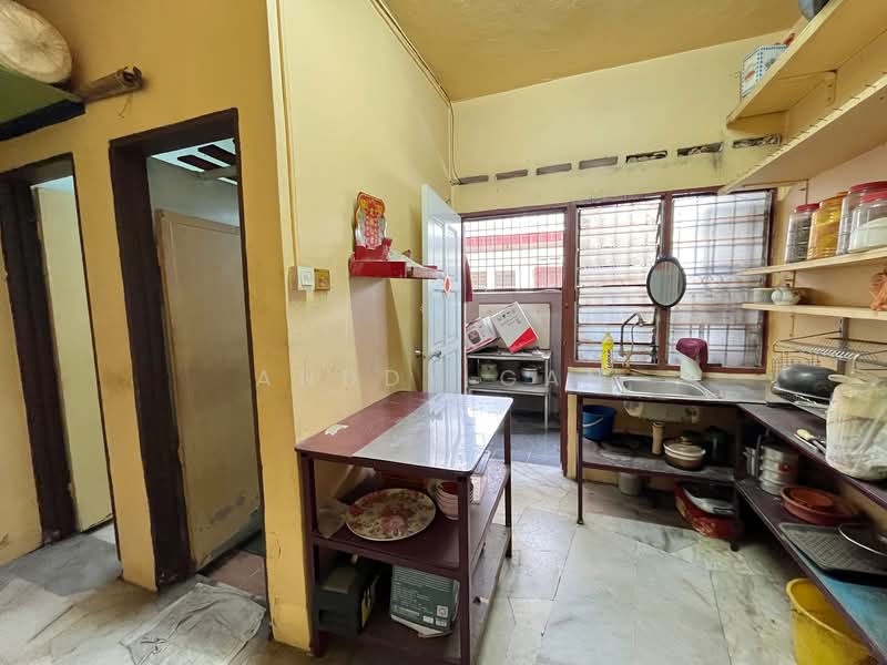 2-storey Terraced House for Sale in Taman Selat Damai (Pelabuhan Klang) - Anddy Gan - Kitchen - PropertyGuru.com.my
