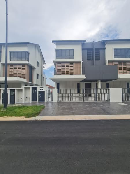 Rumah Berkembar untuk Dijual di BANDAR PUCHONG JAYA (Puchong) - Shu Wai - Exterior - PropertyGuru.com.my