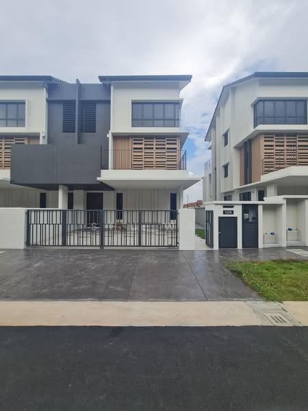 Rumah Berkembar untuk Dijual di BANDAR PUCHONG JAYA (Puchong) - Shu Wai - Exterior - PropertyGuru.com.my