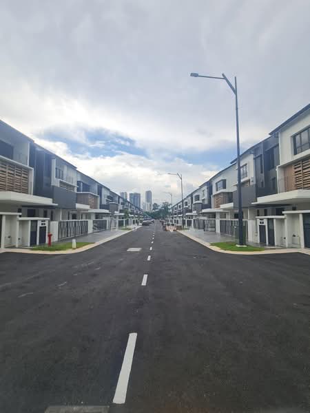 Rumah Berkembar untuk Dijual di BANDAR PUCHONG JAYA (Puchong) - Shu Wai - PropertyGuru.com.my