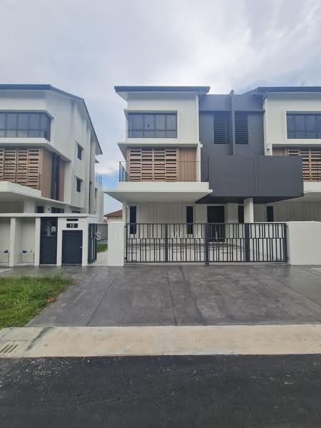 Rumah Berkembar untuk Dijual di Usj 1 (Subang Jaya) - Shu Wai - Exterior - PropertyGuru.com.my