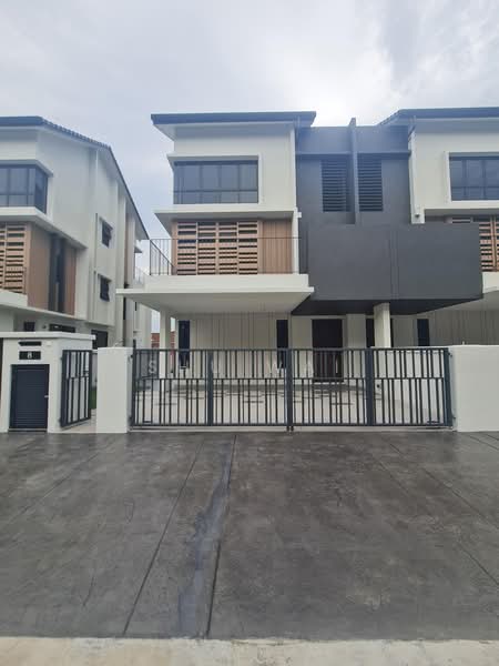Rumah Berkembar untuk Dijual di Usj 1 (Subang Jaya) - Shu Wai - Exterior - PropertyGuru.com.my