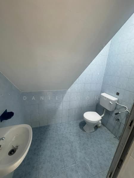 1-storey Terraced House for Sale in Saleng (Senai) - Daniel Yong - Bathroom - PropertyGuru.com.my