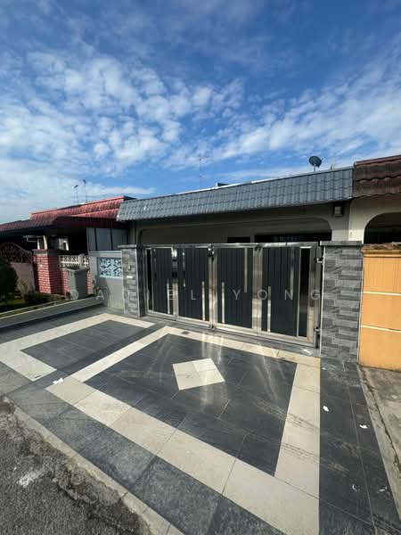 1-storey Terraced House for Sale in Saleng (Senai) - Daniel Yong - Exterior - PropertyGuru.com.my