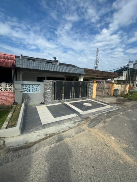 1-storey Terraced House for Sale in Saleng (Senai) - Daniel Yong - Exterior - PropertyGuru.com.my