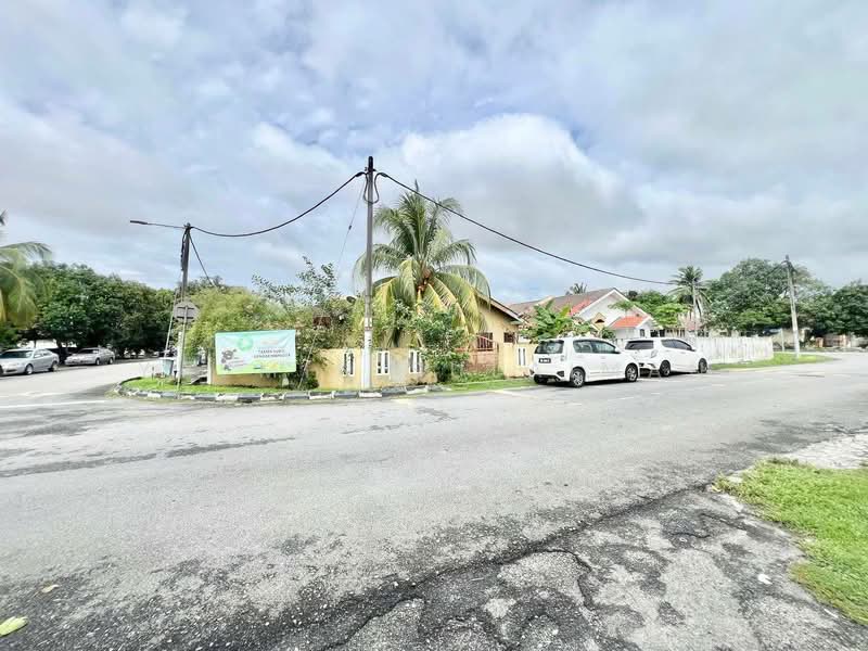 1-storey Terraced House for Sale in Bandar Mahkota Banting (Tanjong Duabelas) - Yasmin Sulaiman - Exterior - PropertyGuru.com.my