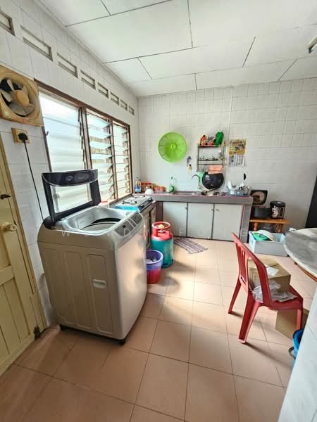 1-storey Terraced House for Sale in Taman Universiti (Skudai) - Wendy Fong - Kitchen - PropertyGuru.com.my