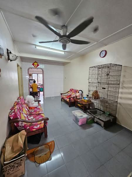 1-storey Terraced House for Sale in Taman Universiti (Skudai) - Wendy Fong - Living Room - PropertyGuru.com.my