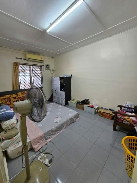 1-storey Terraced House for Sale in Taman Universiti (Skudai) - Wendy Fong - Bedroom - PropertyGuru.com.my