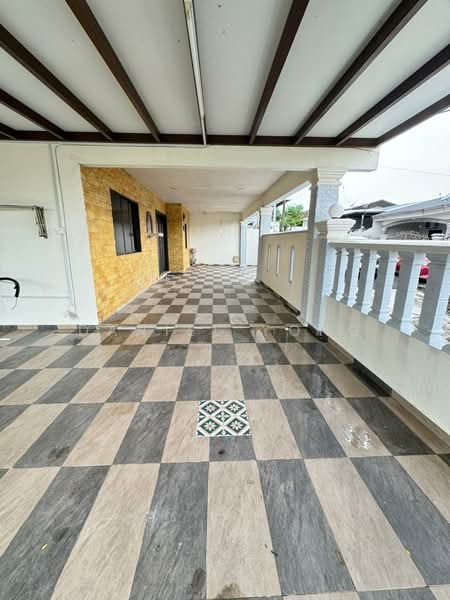 Rumah Teres 1 Tingkat untuk Dijual di Taman Desa Skudai (Skudai) - Daniel Yong - Exterior - PropertyGuru.com.my