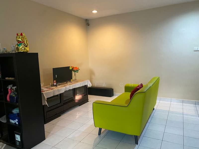 Rumah Teres untuk Dijual di Kota Kemuning (Shah Alam) - Victoria Chew - Living Room - PropertyGuru.com.my