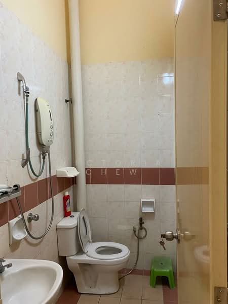 Rumah Teres untuk Dijual di Kota Kemuning (Shah Alam) - Victoria Chew - Bathroom - PropertyGuru.com.my