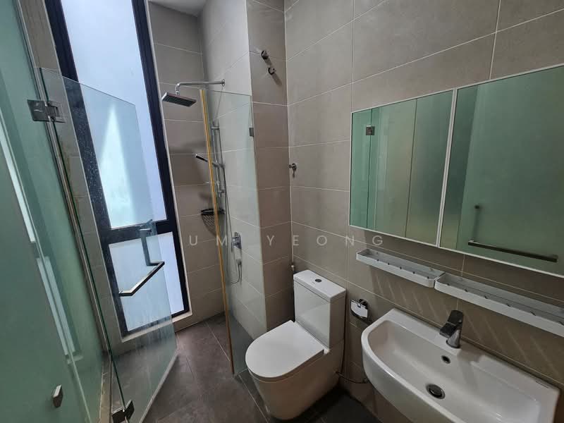 4-storey Terraced House for Sale in Damansara Perdana (Selangor) - Sum Yeong - Bathroom - PropertyGuru.com.my