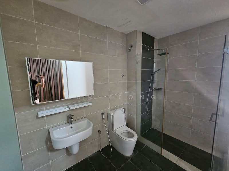4-storey Terraced House for Sale in Damansara Perdana (Selangor) - Sum Yeong - Bathroom - PropertyGuru.com.my
