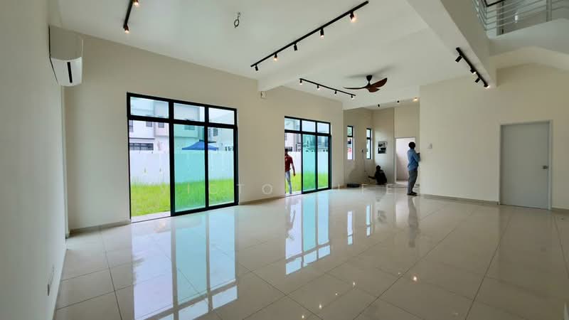 Rumah Teres 2 Tingkat untuk Disewa di Taman Sutera Utama (Skudai) - Victor Lee - Living Room - PropertyGuru.com.my