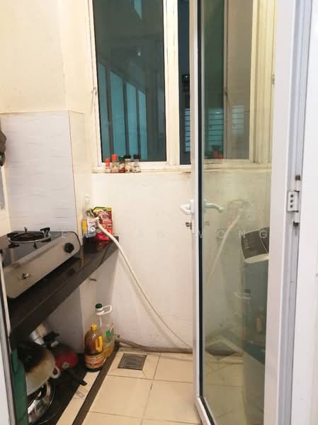 Kondominium untuk Dijual di Scenaria @ North Kiara Hills - Yew Lan Wong - Kitchen - PropertyGuru.com.my
