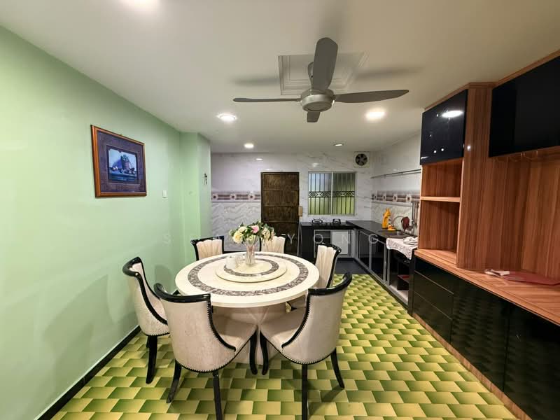 Rumah Teres 2 Tingkat untuk Dijual di Taman Daya (Kepong) - Sean Yong - Dining Room - PropertyGuru.com.my