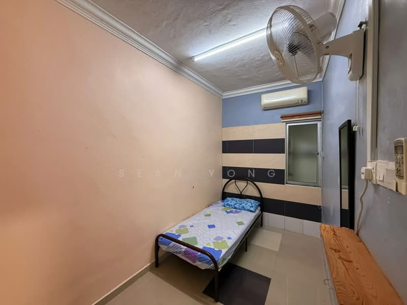 Rumah Teres 2 Tingkat untuk Dijual di Taman Daya (Kepong) - Sean Yong - Bedroom - PropertyGuru.com.my