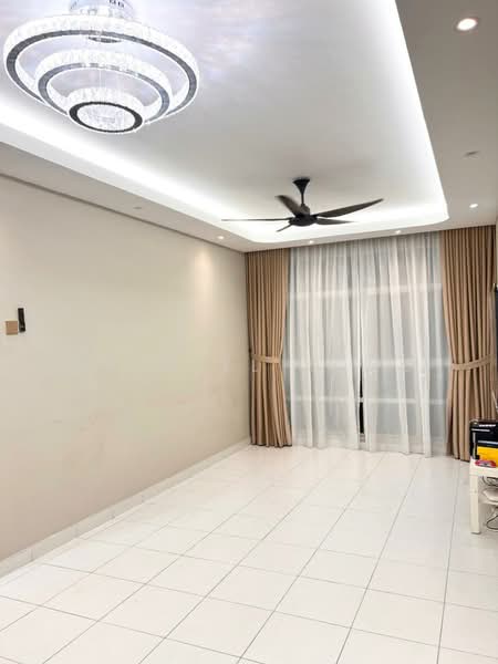 Pangsapuri untuk Disewa di Pangsapuri Seri Utama - Gabriel Kong - Living Room - PropertyGuru.com.my