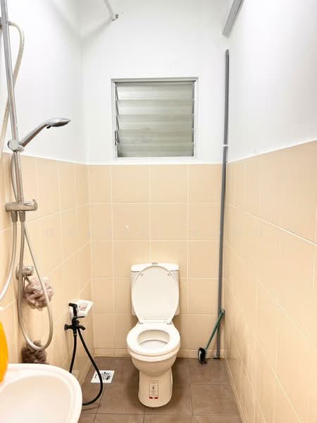 Pangsapuri untuk Disewa di Pangsapuri Seri Utama - Gabriel Kong - Bathroom - PropertyGuru.com.my