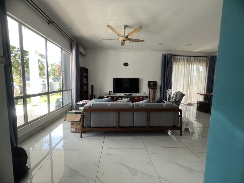 Rumah Berkembar untuk Dijual di Taman Anggun 3 (Rawang) - Chong Ming Ming - Living Room - PropertyGuru.com.my