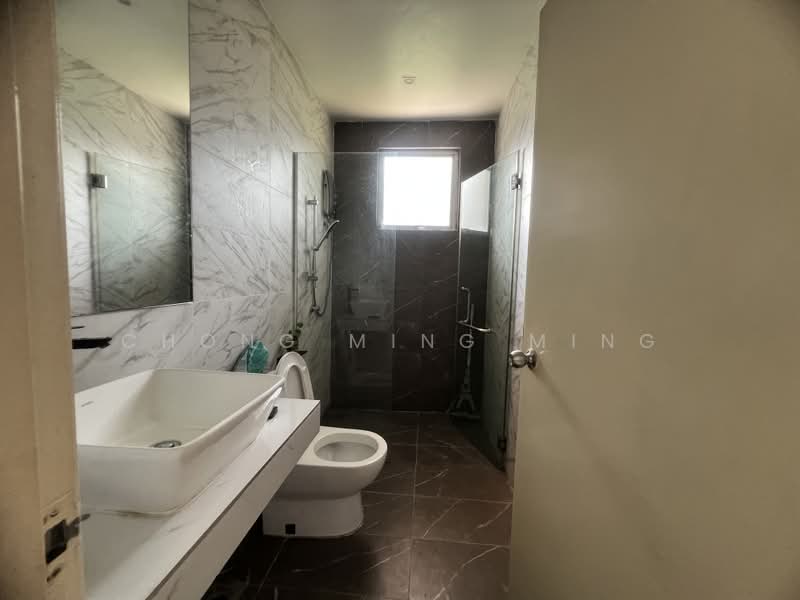 Rumah Berkembar untuk Dijual di Taman Anggun 3 (Rawang) - Chong Ming Ming - Bathroom - PropertyGuru.com.my